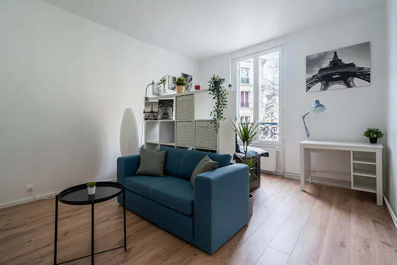 23 Belleville Street, Paris - in Paris