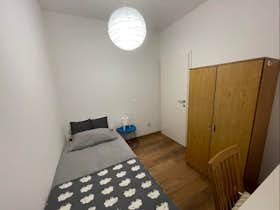 Private room for rent for €470 per month in Ljubljana, Cesta na Brdo