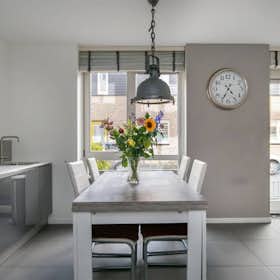 Appartement te huur voor € 2.500 per maand in Moordrecht, Klutendreef