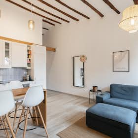 Apartment for rent for €1,495 per month in Barcelona, Carrer d'Alcolea