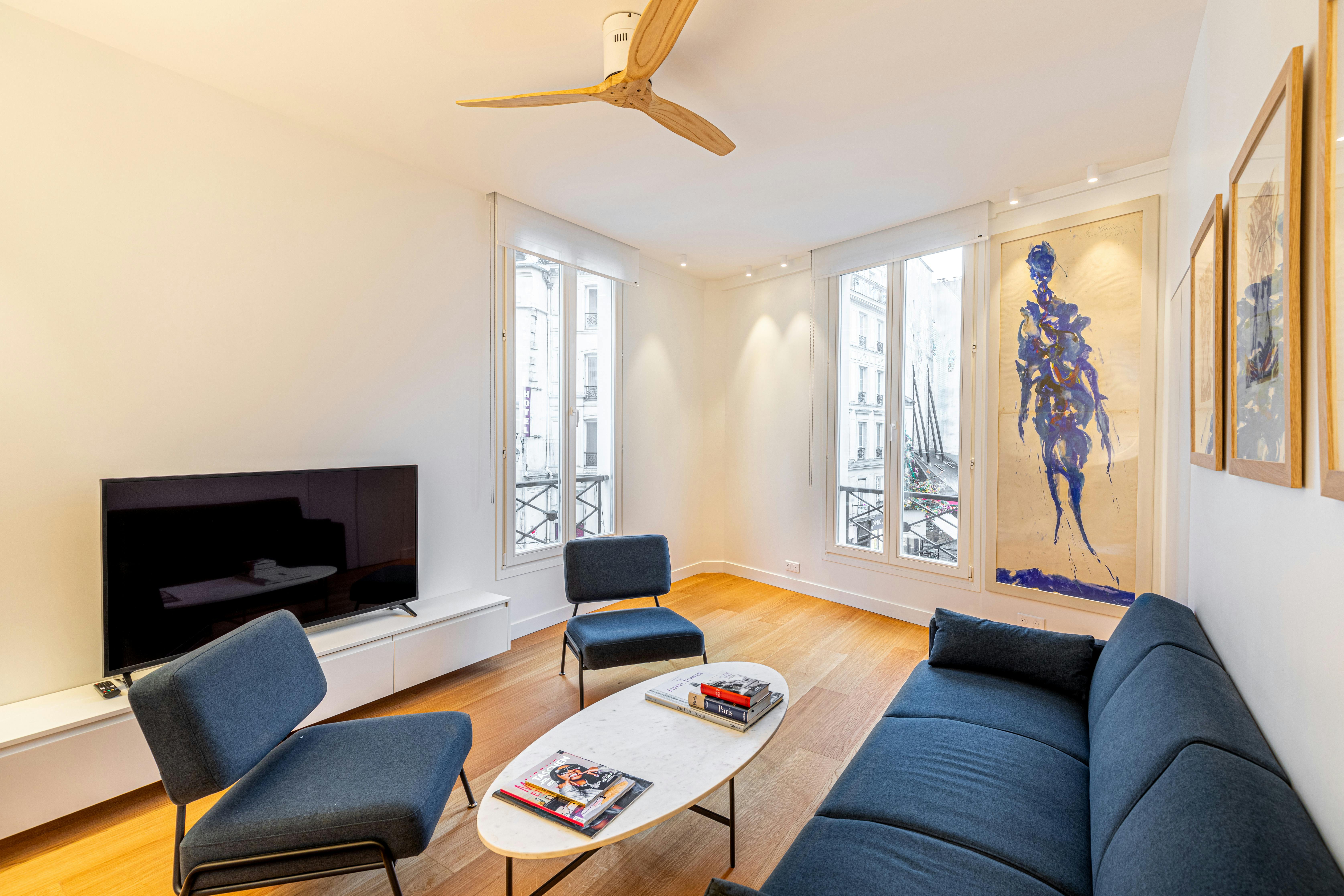 Apartment for rent for €4,500 per month in Paris, Rue Saint-André-des-Arts