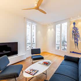 Apartment for rent for €4,500 per month in Paris, Rue Saint-André-des-Arts