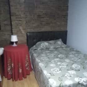 Отдельная комната сдается в аренду за 500 € в месяц в Alcoy, Carrer de Mariola