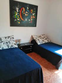 私人房间 正在以 €400 的月租出租，其位于 Alcoy, Carrer de Mariola
