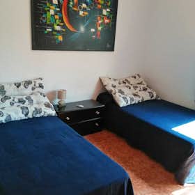 私人房间 正在以 €400 的月租出租，其位于 Alcoy, Carrer de Mariola