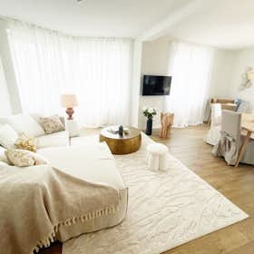 Apartment for rent for CHF 8,144 per month in Zürich, Geranienstrasse
