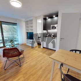 Apartment for rent for €1,550 per month in Berlin, Kiefholzstraße