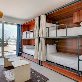 Общая комната сдается в аренду за 780 € в месяц в Athens, Plateia Theatrou