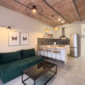 Apartment for rent for €2,200 per month in Barcelona, Carrer d'Hostafrancs de Sió