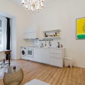 Apartment for rent for €1,799 per month in Berlin, Lichtenrader Straße