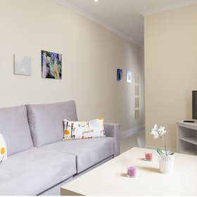 Apartment for rent for €3,100 per month in Madrid, Calle de Lope de Rueda