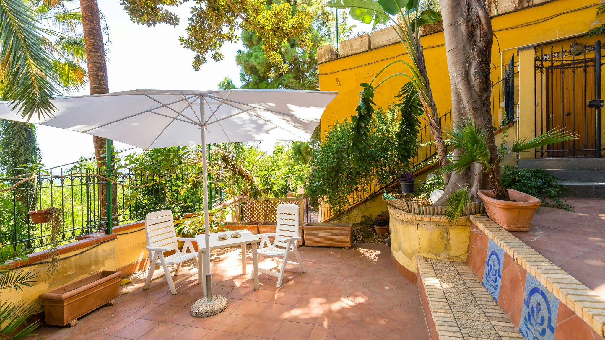 Apartment for rent for €1 per month in Naples, Via del Parco Regina Margherita