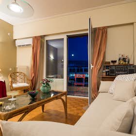 Appartamento in affitto a 1.017 € al mese a Athens, Kallirrois