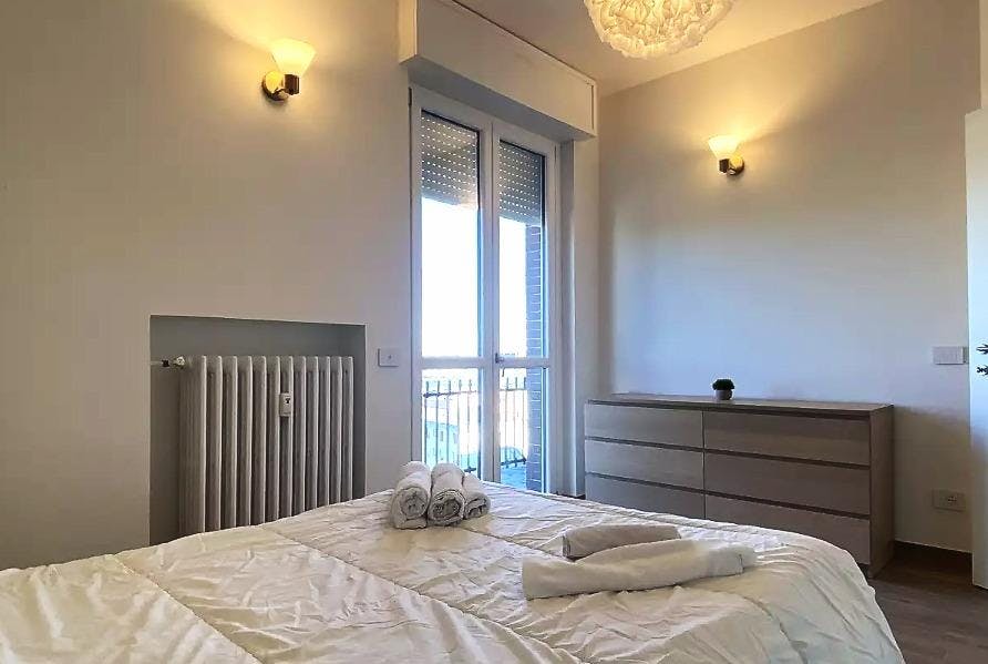 Apartment for rent for €2,199 per month in Milan, Via Lucio Giunio Columella