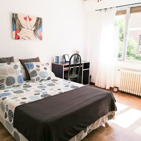 Private room for rent for €620 per month in Madrid, Calle de Francisco Silvela