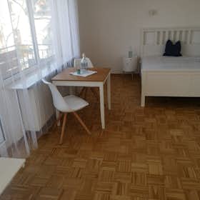 Apartment for rent for €1,499 per month in Frankfurt am Main, Jahnstraße