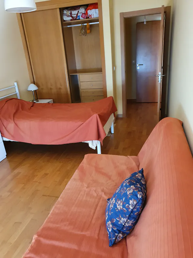 Private room in Avenida de Berlim, Lisbon (1242510) room image 2