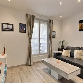 Apartment for rent for €1,908 per month in Paris, Avenue des Ternes