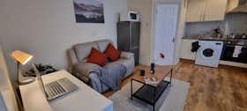 Appartement te huur voor € 1.880 per maand in Dublin, Saint Joseph's Avenue