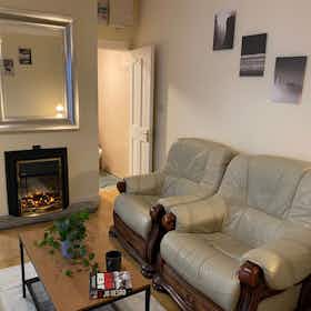 Apartment for rent for €1,850 per month in Dublin, Saint Joseph's Avenue
