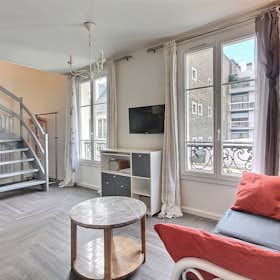 Apartment for rent for €2,316 per month in Paris, Passage Landrieu