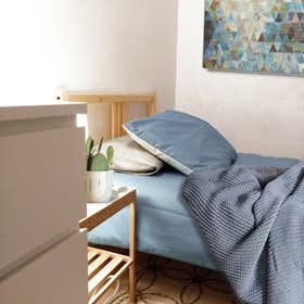 Private room for rent for €340 per month in Barcelona, Carrer de Mallorca