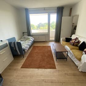 Apartment for rent for €1,700 per month in Berlin, Rungiusstraße