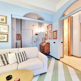 Apartment for rent for €2,795 per month in Milan, Corso Giuseppe Garibaldi