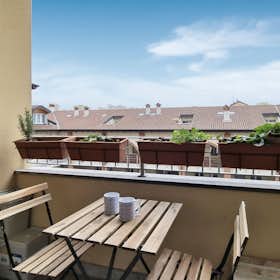 Apartment for rent for €1,590 per month in Milan, Via Cardinale Branda Castiglioni