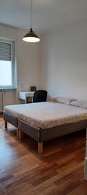 Private room for rent for €890 per month in Milan, Via Savona