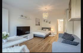 Apartamento para alugar por € 1.290 por mês em Munich, Uhdestraße