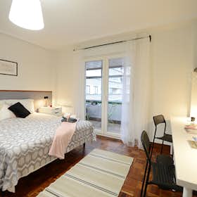 私人房间 正在以 €575 的月租出租，其位于 Bilbao, Calle Pintores Zubiaurre