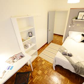 Private room for rent for €525 per month in Bilbao, Calle Pintores Zubiaurre