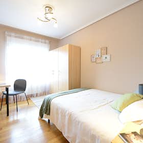 Private room for rent for €525 per month in Bilbao, Fernando Jimenez Miembro DYA kalea