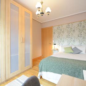 Private room for rent for €550 per month in Bilbao, Fernando Jimenez Miembro DYA kalea