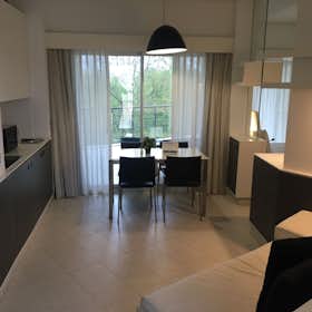 Apartment for rent for €3,600 per month in Rome, Lungotevere degli Artigiani