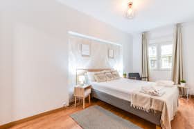 Apartment for rent for €3,429 per month in Madrid, Calle de Leganitos