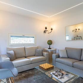 公寓 正在以 €2,325 的月租出租，其位于 Imperia, Via Diano Calderina