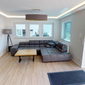 Apartment for rent for €2,900 per month in Stuttgart, Stammheimer Straße