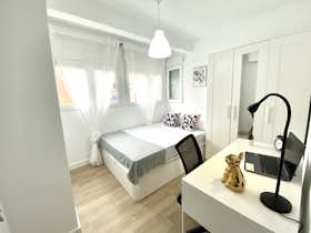 共用房间 正在以 €480 的月租出租，其位于 Móstoles, Plaza Fuensanta