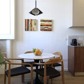 Appartement te huur voor € 890 per maand in Guimarães, Rua da Liberdade