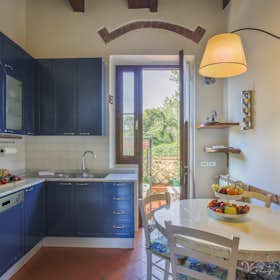 House for rent for €8,829 per month in Florence, Via di Varlungo
