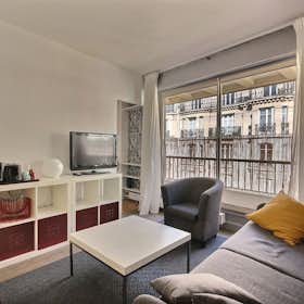 Apartment for rent for €1,728 per month in Paris, Rue de Sèvres