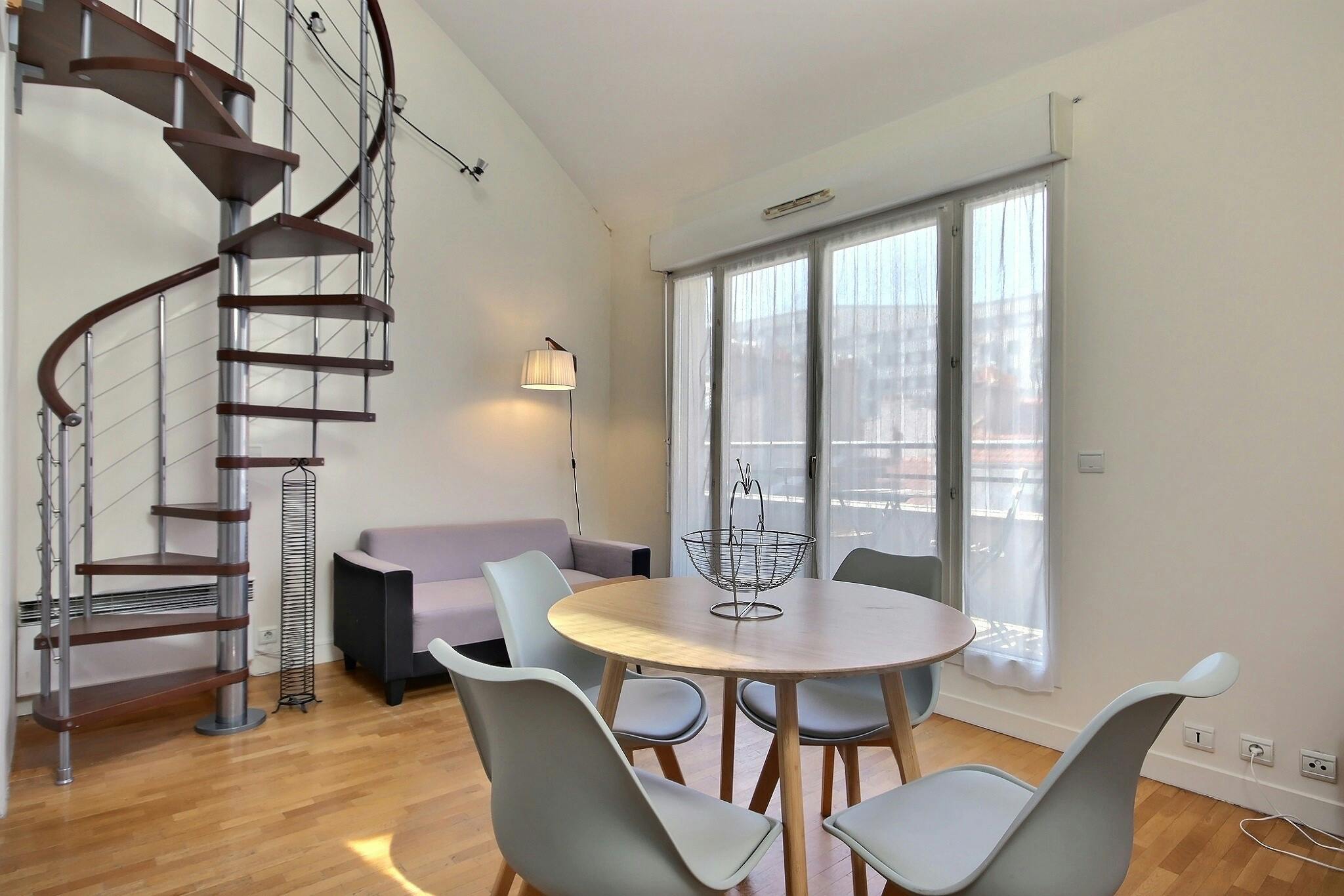 Apartament de închiriat pentru 1.565 EUR pe lună în Paris, Rue Paul Fort