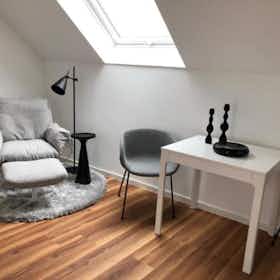 Studio for rent for €995 per month in Düsseldorf, Gertrudisplatz