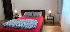 私人房间 正在以 €699 的月租出租，其位于 Liège, Quai de l'Ourthe