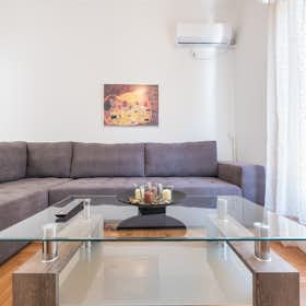 Appartement te huur voor € 2.000 per maand in Athens, Aixoneon