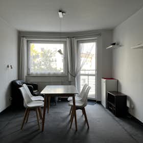 Apartment for rent for €1,800 per month in Berlin, Schwedter Straße