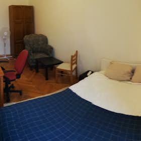 Private room for rent for HUF 106,272 per month in Budapest, Üllői út