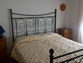 Квартира за оренду для 990 EUR на місяць у Tivoli, Viale del Canopo